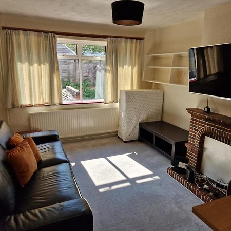 Millmead Apartment In Central Guildford With Parking المظهر الخارجي الصورة